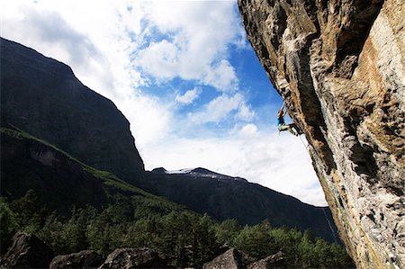 simsearch:841-03675371,k - A woman climbs an overhanging route in Romsdal, near Alesund, western Norway, Scandinavia, Europe Fotografie stock - Rights-Managed, Codice: 841-07202282