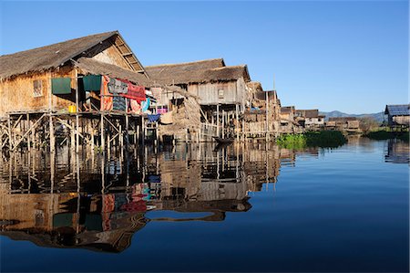 Stilt houses in local village, Inle Lake, Shan State, Myanmar (Burma), Asia Foto de stock - Direito Controlado, Número: 841-07202538