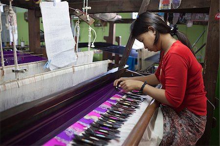 Silk weaving workshop, Mandalay, Myanmar (Burma), Asia Photographie de stock - Rights-Managed, Code: 841-07202553