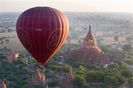 Dawn over ancient temples from hot air balloon, Bagan (Pagan), Central Myanmar, Myanmar (Burma), Asia Foto de stock - Con derechos protegidos, Código: 841-07202605