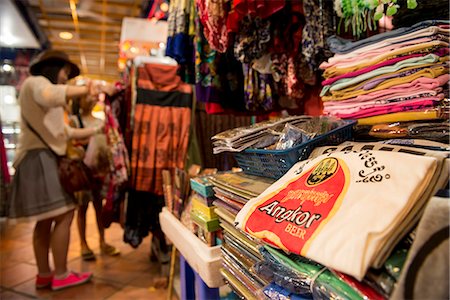 souvenir stall - Nightmarket, Siem Reap City, Cambodia, Indochina, Southeast Asia, Asia Stock Photo - Rights-Managed, Code: 841-07202634