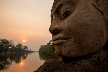 Faces of Deva and Asura's, Southern Gate, Angkor Thom, Angkor, UNESCO World Heritage Site, Siem Reap, Cambodia, Indochina, Southeast Asia, Asia Foto de stock - Con derechos protegidos, Código: 841-07202633