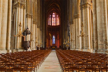 The gothic nave of Notre Dame de Reims cathedral, UNESCO World Heritage Site, Reims, Champagne-Ardenne, France, Europe Stockbilder - Lizenzpflichtiges, Bildnummer: 841-07202671