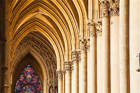 pilier - Gothic arches and capitals inside the Notre Dame de Reims cathedral, UNESCO World Heritage Site, Reims, Champagne-Ardenne, France, Europe Foto de stock - Con derechos protegidos, Código: 841-07202673