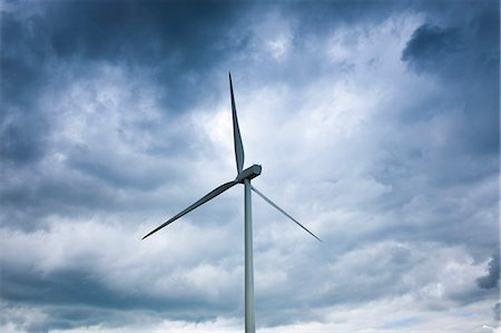 simsearch:841-05781420,k - Wind turbines for wind power in meadow in rural Normandy, France Foto de stock - Direito Controlado, Número: 841-07354846