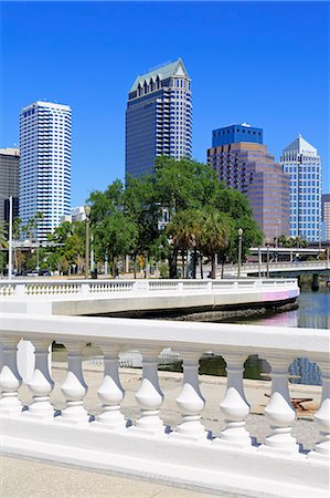 Tampa skyline and Linear Park, Tampa, Florida, United States of America, North America Foto de stock - Con derechos protegidos, Código: 841-07355093