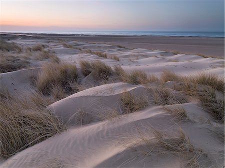 simsearch:841-03029826,k - Twilight at the dunes and beach at Holkham Bay, Norfolk, England, United Kingdom, Europe Photographie de stock - Rights-Managed, Code: 841-07355252