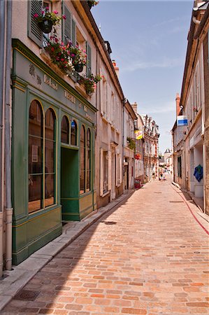 france villages photography - The narrow streets of the winegrowing village of Sancerre, Cher, Centre, France, Europe Stock Photo - Rights-Managed, Code: 841-07355291