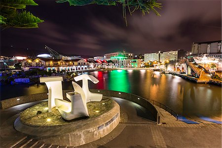 simsearch:841-05846229,k - The capital city of Wellington, harbour at night, North Island, New Zealand, Pacific Photographie de stock - Rights-Managed, Code: 841-07457060