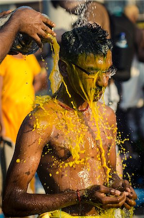 simsearch:841-07782424,k - A devotee washes after participating in Thaipusam festival, Batu Caves, Kuala Lumpur, Malaysia, Southeast Asia, Asia Stockbilder - Lizenzpflichtiges, Bildnummer: 841-07457296