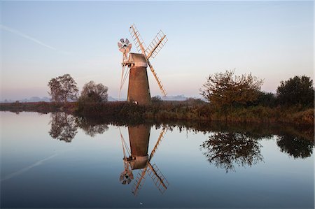 simsearch:6119-09074156,k - Beautiful calm conditions on the River Ant in the Norfolk Broads at Turf Fen, Norfolk, England, United Kingdom, Europe Stock Photo - Rights-Managed, Code: 841-07457738