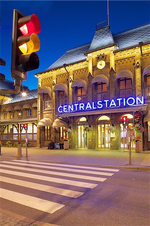 road signals - Central Station at dusk, Drottningtorget, Gothenburg, Sweden, Scandinavia, Europe Stock Photo - Rights-Managed, Code: 841-07457797