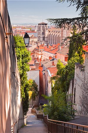 rhone-alpes - Looking down onto the rooftops of Vieux Lyon, Rhone, Rhone-Alpes, France, Europe Foto de stock - Con derechos protegidos, Código: 841-07457928