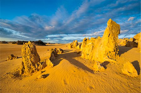 The Pinnacles limestone formations at sunset in Nambung National Park, Western Australia, Australia, Pacific Photographie de stock - Rights-Managed, Code: 841-07524015