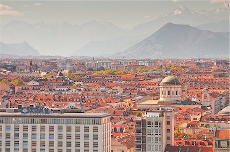 piedmont - The city of Turin with the Italian Alps looming in the background, Turin, Piedmont, Italy, Europe Foto de stock - Con derechos protegidos, Código: 841-07524055