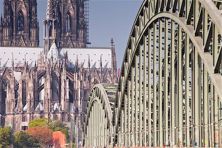 Cologne Cathedral (Dom) and bridge across the River Rhine, Cologne, North Rhine-Westphalia, Germany, Europe Foto de stock - Direito Controlado, Número: 841-07524050