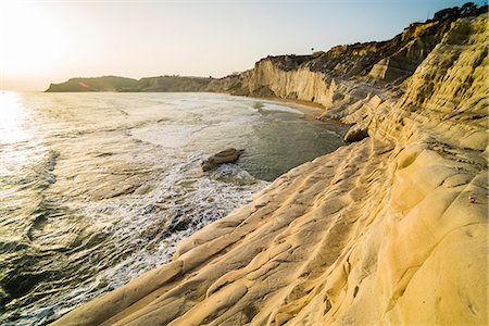 sicile - Scala dei Turchi at sunset, Realmonte, Agrigento, Sicily, Italy, Mediterranean, Europe Photographie de stock - Rights-Managed, Code: 841-07523219