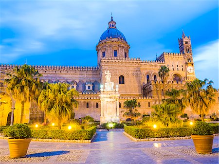 simsearch:841-05848663,k - Palermo Cathedral (Duomo di Palermo) at night, Palermo, Sicily, Italy, Europe Stock Photo - Rights-Managed, Code: 841-07523264