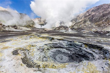 Boiling mud at an active andesite stratovolcano on White Island, off the east side of North Island, New Zealand, Pacific Foto de stock - Con derechos protegidos, Código: 841-07523307