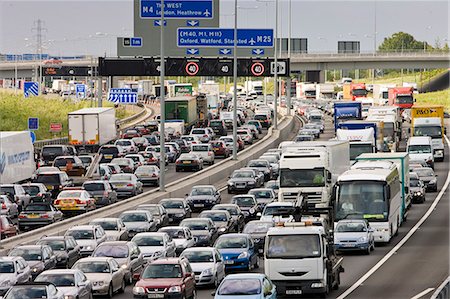 embotellamiento - Traffic congestion at a standstill in both directions on M25 motorway, London, United Kingdom Foto de stock - Con derechos protegidos, Código: 841-07523508