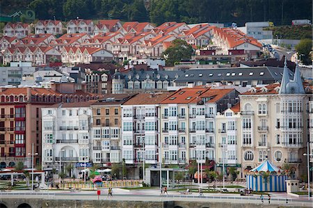 Traditional seafront architecture in seaside resort of Castro Urdiales in Northern Spain Stockbilder - Lizenzpflichtiges, Bildnummer: 841-07523723