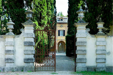 double door - La Foce mansion open to the public near Montepulciano in Val D'Orcia area of Tuscany, Italy Stock Photo - Rights-Managed, Code: 841-07540598