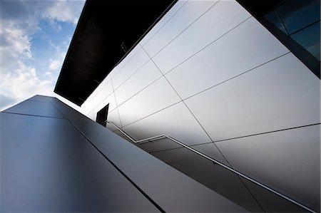 exterior modern architecture - Modern architecture at the BMW Customer Collection, Showroom, Museum, Headquarters and Factory in Munich, Bavaria, Germany Foto de stock - Con derechos protegidos, Código: 841-07540641