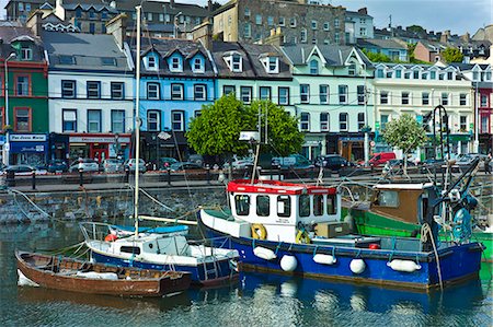 simsearch:841-07540840,k - Popular as a tourist destination Cobh harbour with brightly coloured fishing boats in County Cork, Ireland Foto de stock - Con derechos protegidos, Código: 841-07540766