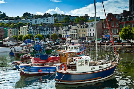 simsearch:841-07540840,k - Popular as a tourist destination Cobh harbour with brightly coloured fishing boats in County Cork, Ireland Foto de stock - Con derechos protegidos, Código: 841-07540767