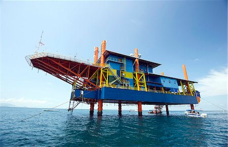 rig oil picture - Seaventures recycled oil rig hotel, Mabul Island in the Celebes Sea, eastern Sabah, Borneo, Malaysia, Southeast Asia, Asia Stock Photo - Rights-Managed, Code: 841-07540949