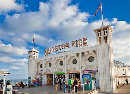 east sussex - Entrance to Brighton Pier, Brighton, East Sussex, England, United Kingdom, Europe Foto de stock - Con derechos protegidos, Código: 841-07540978
