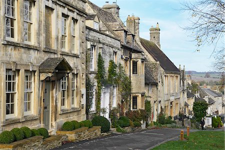 Cotswold cottages along The Hill, Burford, Cotswolds, Oxfordshire, England, United Kingdom, Europe Photographie de stock - Rights-Managed, Code: 841-07541096