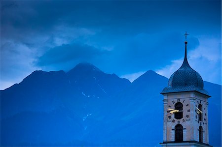Nighttime scene of traditional church in the Swiss Alps, Graubunden region of Eastern Switzerland, Europe Stockbilder - Lizenzpflichtiges, Bildnummer: 841-07589915
