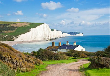 east sussex - The Seven Sisters chalk cliffs and coastguard cottages, South Downs Way, South Downs National Park, East Sussex, England, United Kingdom, Europe Foto de stock - Con derechos protegidos, Código: 841-07590047