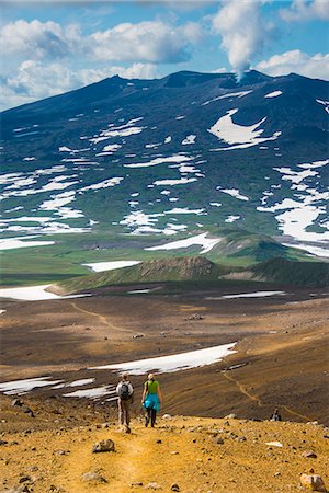 Tourists hiking to the smoking Gorely volcano, Kamchatka, Russia, Eurasia Foto de stock - Con derechos protegidos, Código: 841-07590417