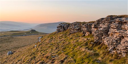 simsearch:841-07590549,k - Looking towards Conistone Pie and Hawkswick Moor on a late winter afternoon in Wharfedale, North Yorkshire, Yorkshire, England, United Kingdom, Europe Photographie de stock - Rights-Managed, Code: 841-07590542