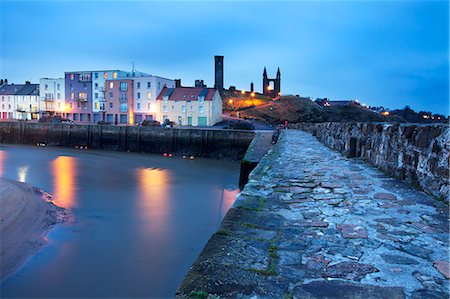 simsearch:841-06344899,k - St. Andrews Harbour before dawn, Fife, Scotland, United Kingdom, Europe Photographie de stock - Rights-Managed, Code: 841-07600273