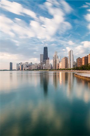 rascacielos - City skyline and Lake Michigan, Chicago, Illinois, United States of America, North America Foto de stock - Con derechos protegidos, Código: 841-07653262