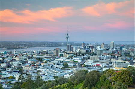 sky tower - View of Auckland from Mount Eden at sunset, Auckland, North Island, New Zealand, Pacific Photographie de stock - Rights-Managed, Code: 841-07653340