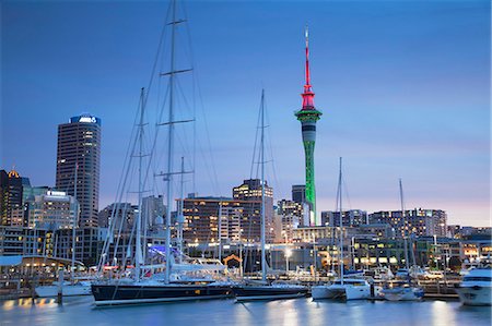 Viaduct Harbour and Sky Tower at dusk, Auckland, North Island, New Zealand, Pacific Stockbilder - Lizenzpflichtiges, Bildnummer: 841-07653357