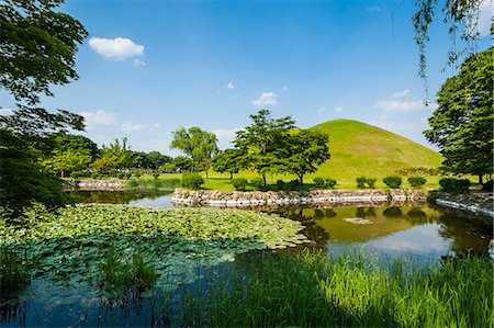 south korea places - Tumuli park with its tombs from the Shilla monarchs, Gyeongju, UNESCO World Heritage Site, South Korea, Asia Stock Photo - Rights-Managed, Code: 841-07653422