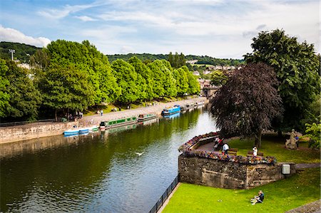 Canal boats on the River Avon, Bath, Avon and Somerset, England, United Kingdom, Europe Foto de stock - Con derechos protegidos, Código: 841-07673309