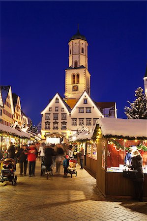 Christmas fair, market square, Martinskirche church, Biberach an der Riss, Upper Swabia, Baden Wurttemberg, Germany, Europe Stock Photo - Rights-Managed, Code: 841-07781949