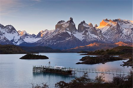 Boat dock and Paine mountains at sunset, Torres del Paine National Park, Patagonia, Chile, South America Photographie de stock - Rights-Managed, Code: 841-07782017