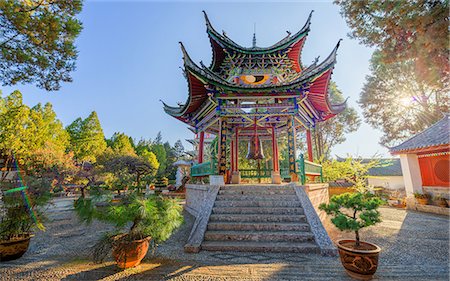 HDR capture of a pagoda near Wangu Tower with a bell inside - which visitors can hit to gain peace and/or luck. Photographie de stock - Rights-Managed, Code: 841-07782093