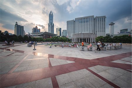 shanghai, china - People relaxing and playing at People's Square after work, Shanghai, China, Asia Stock Photo - Rights-Managed, Code: 841-07782135