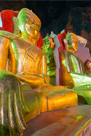 pindaya caves - Buddha statues in entrance to Shwe Oo Min Natural Cave Pagoda, Pindaya, Myanmar (Burma), Asia Stockbilder - Lizenzpflichtiges, Bildnummer: 841-07782213