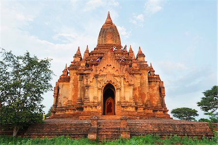 simsearch:841-03489526,k - Tourists waiting for sunset on a temple, Bagan (Pagan), Myanmar (Burma), Asia Stock Photo - Rights-Managed, Code: 841-07782222