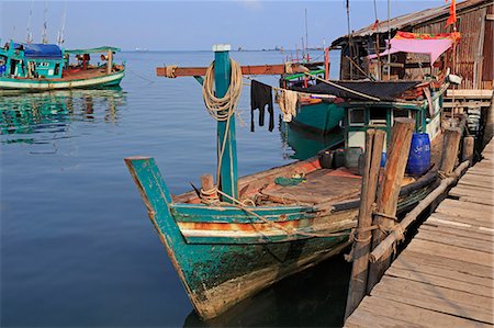 simsearch:841-08101649,k - Fishing village in Sihanoukville Port, Sihanouk Province, Cambodia, Indochina, Southeast Asia, Asia Stock Photo - Rights-Managed, Code: 841-07782415