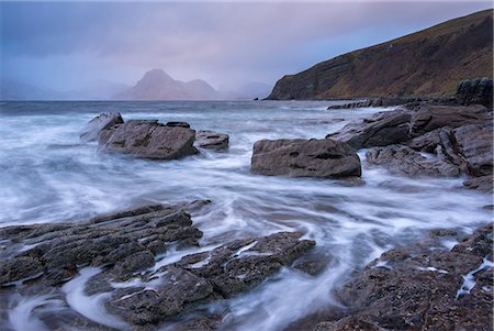 simsearch:841-07913720,k - Dramatic coastline of Elgol, looking across to the Cuillins, Isle of Skye, Inner Hebrides, Scotland, United Kingdom, Europe Photographie de stock - Rights-Managed, Code: 841-07782509